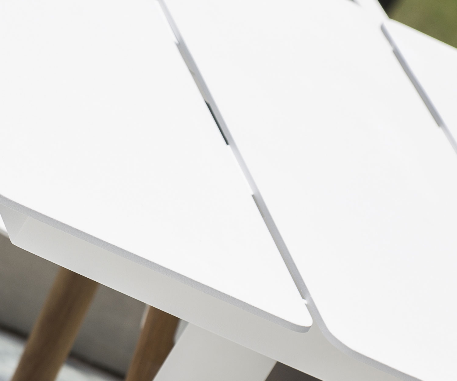 Oasiq Tavolo da pranzo Ceru in alluminio L 70 cm bianco Oasiq Tavolo da pranzo Ceru in alluminio L 70 cm bianco