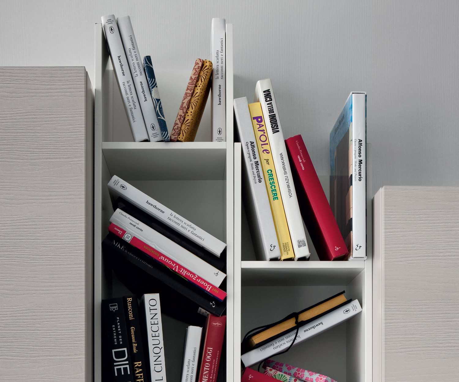 Novamobili Libreria a parete Butterfly in dettaglio Novamobili Libreria a parete Butterfly in dettaglio