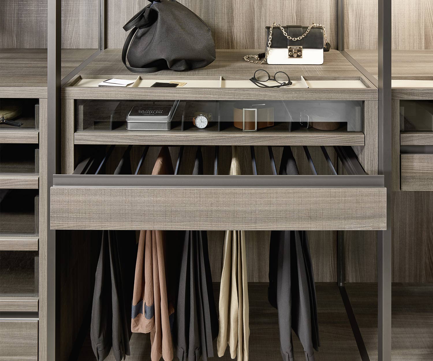 Livitalia Sistema spogliatoio Bellavista in dettaglio Estrazioni di alta qualità Livitalia Sistema spogliatoio Bellavista in dettaglio Estrazioni di alta qualità