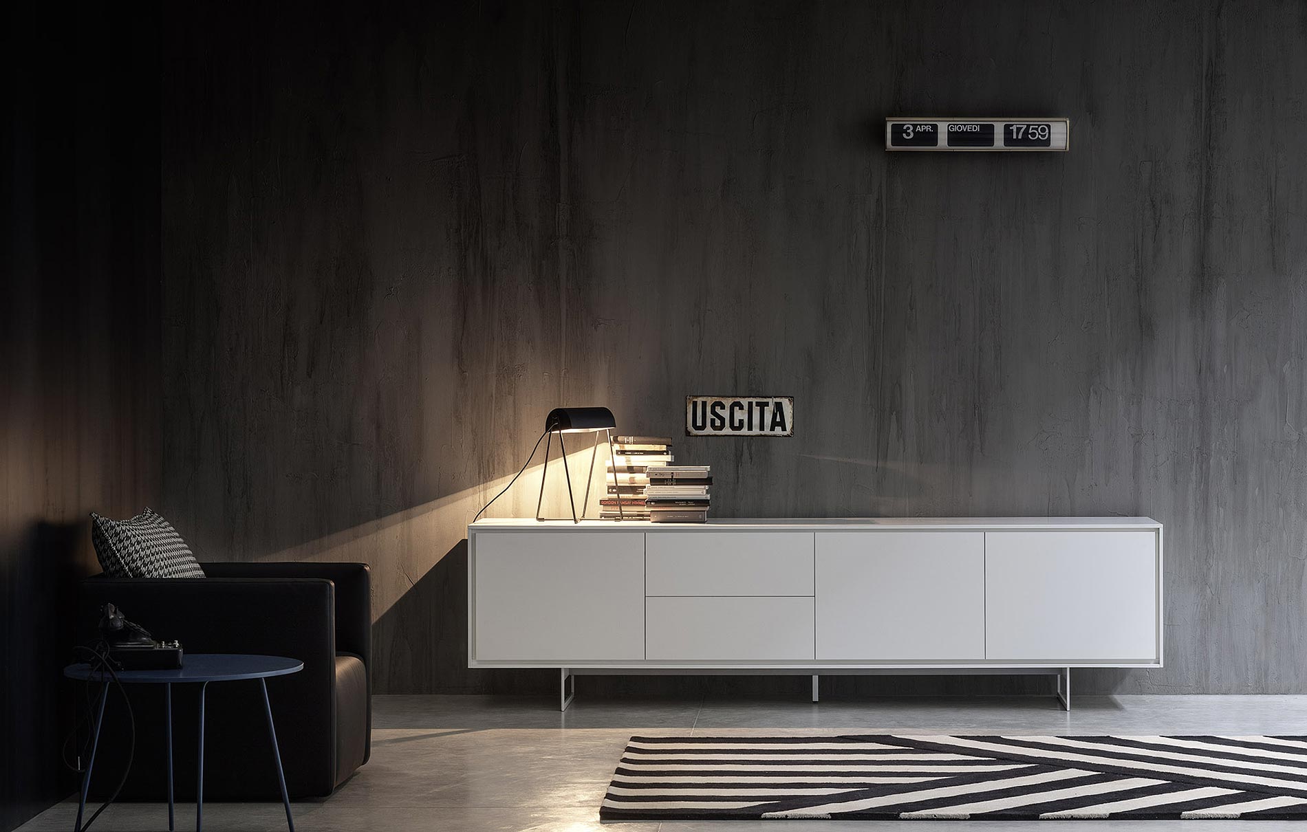 credenza bianca opaca su gambe credenza bianca opaca su gambe