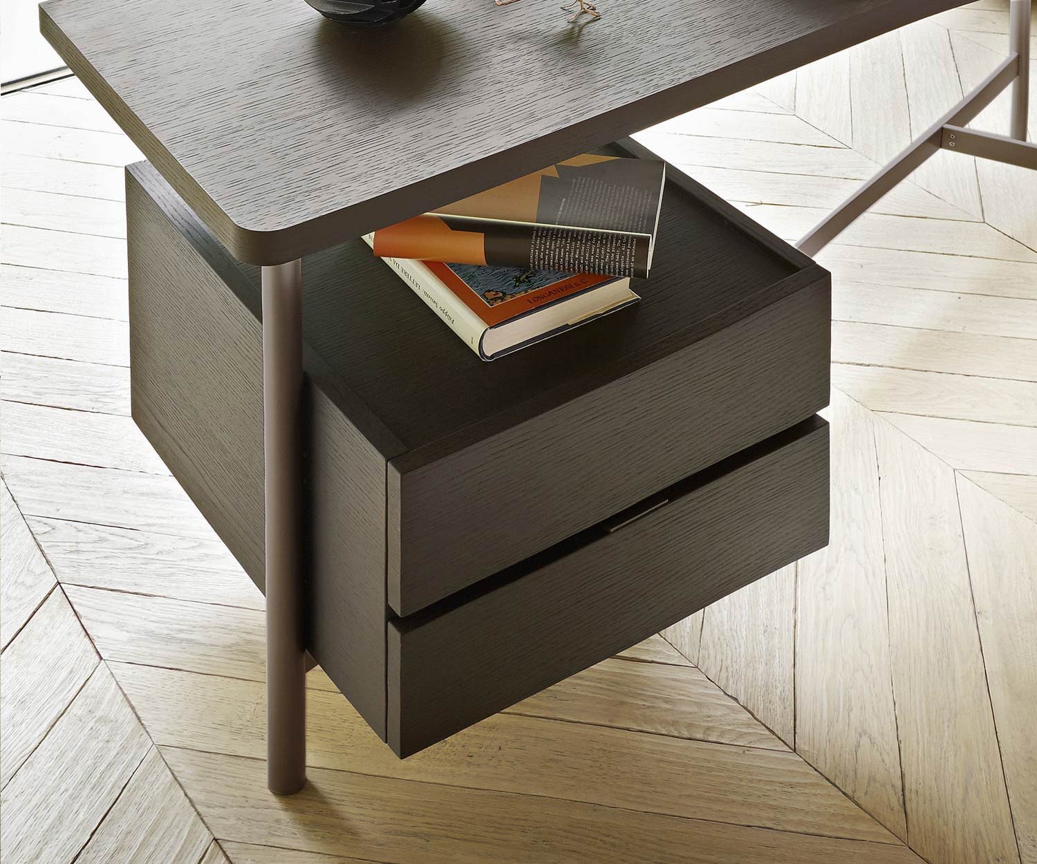 Scrivania per architetti di alta qualità Livitalia Design con cassetti Scrivania per architetti di alta qualità Livitalia Design con cassetti