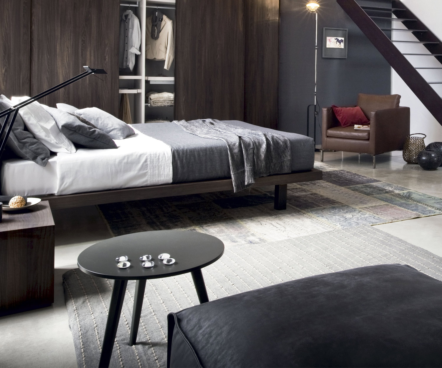 Novamobili Tavolino Trio in camera da letto come opzione di archiviazione Novamobili Tavolino Trio in camera da letto come opzione di archiviazione