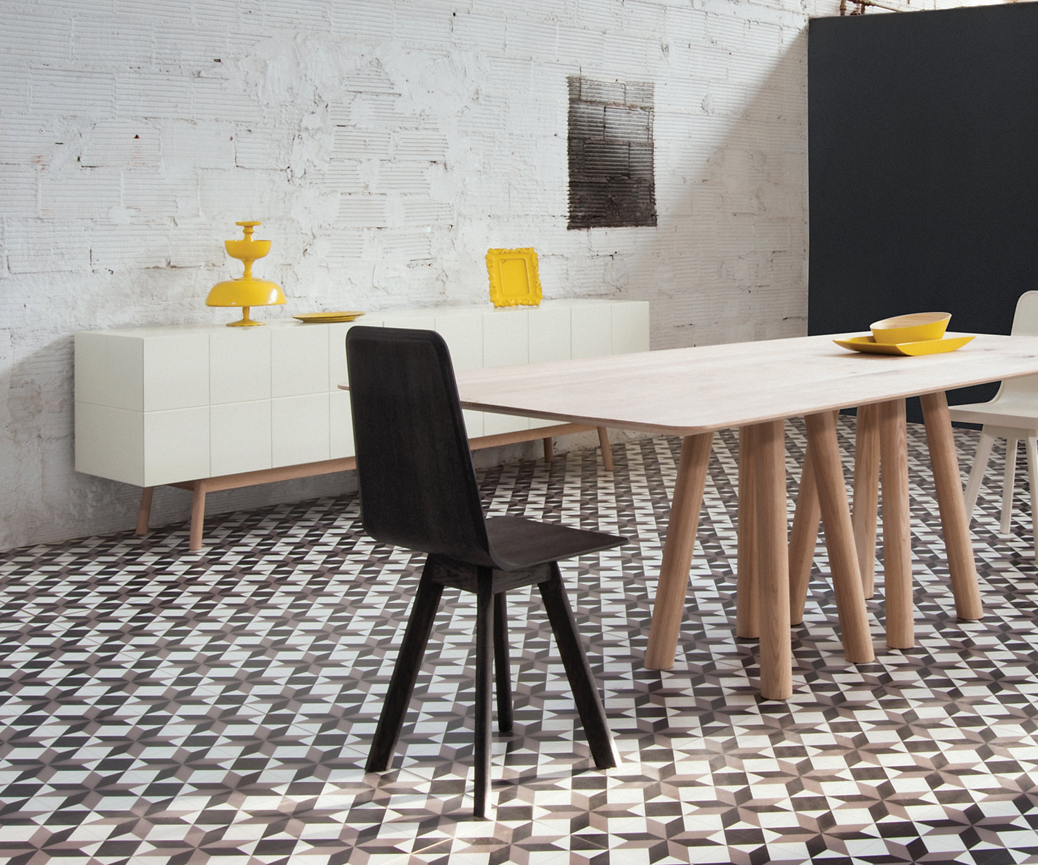 Moderna al2 credenza di design in bianco nella sala da pranzo con tavolo da pranzo mos i ko Moderna al2 credenza di design in bianco nella sala da pranzo con tavolo da pranzo mos i ko