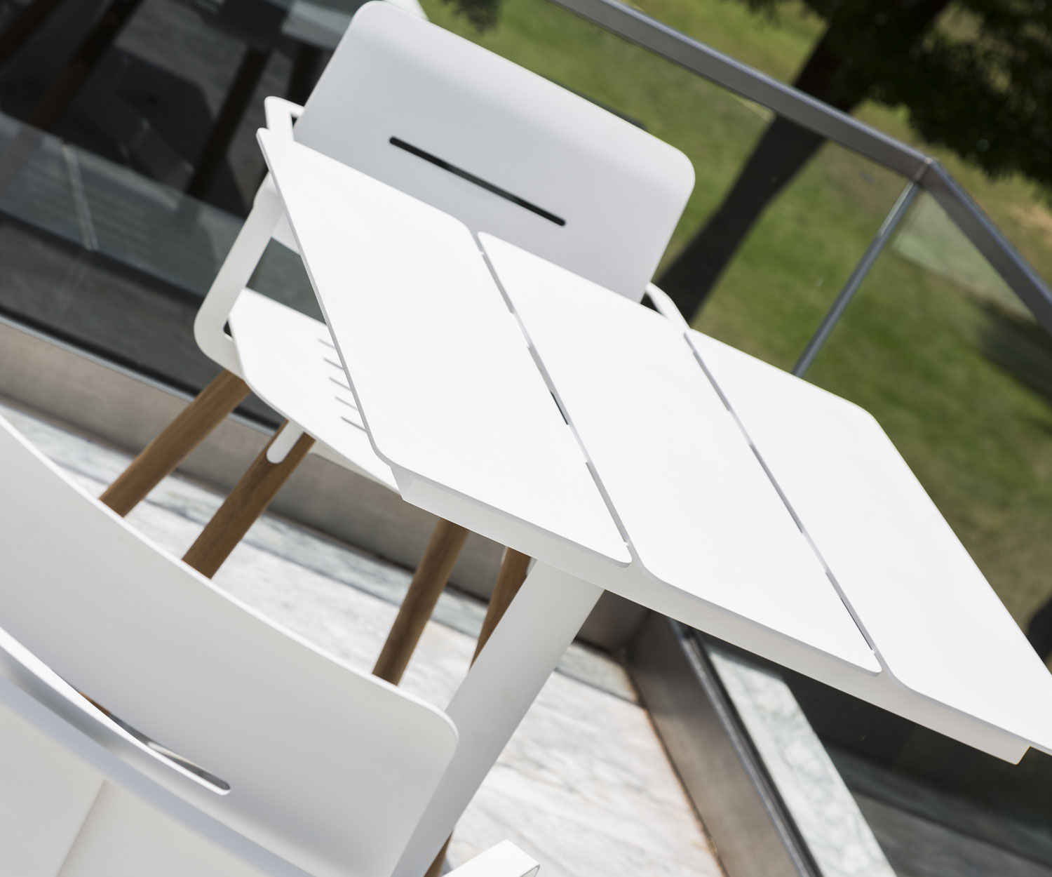 Oasiq Tavolo da pranzo Ceru in alluminio B 80 cm bianco Oasiq Tavolo da pranzo Ceru in alluminio B 80 cm bianco