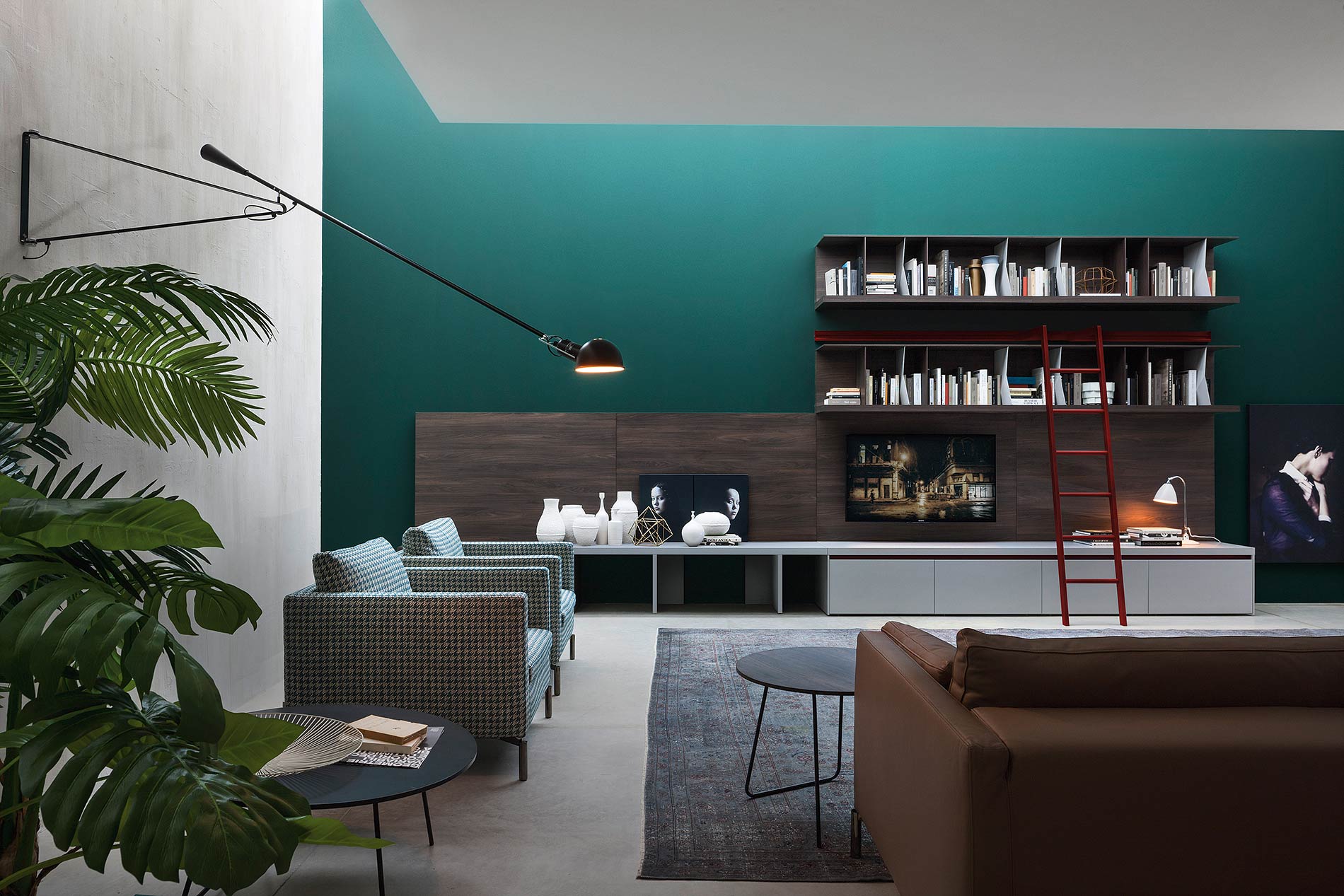 Soggiorno di design con libreria