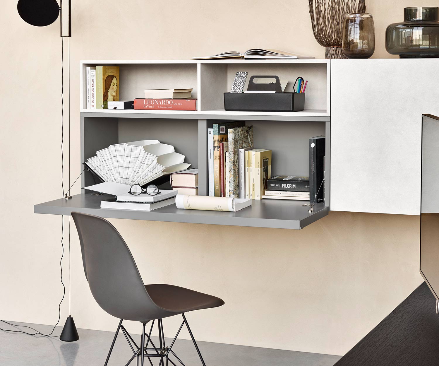 Esclusivo pensile di design Livitalia Cartesio con scrivania Esclusivo pensile di design Livitalia Cartesio con scrivania