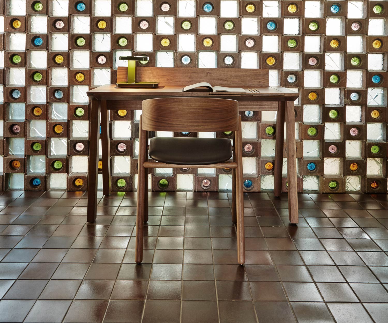 Punt Sedia di design in noce Mava struttura solida sedile schienale impiallacciato Punt Sedia di design in noce Mava struttura solida sedile schienale impiallacciato