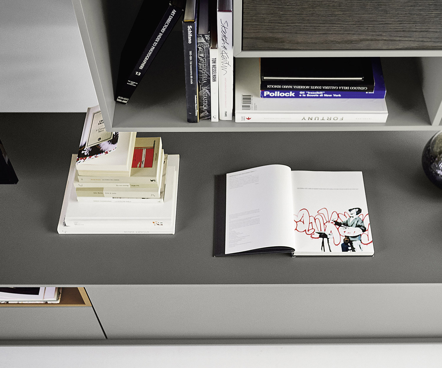 Pensili di alta qualità Livitalia Designer C21 con finitura laccata grigio opaco Pensili di alta qualità Livitalia Designer C21 in laccato grigio opaco