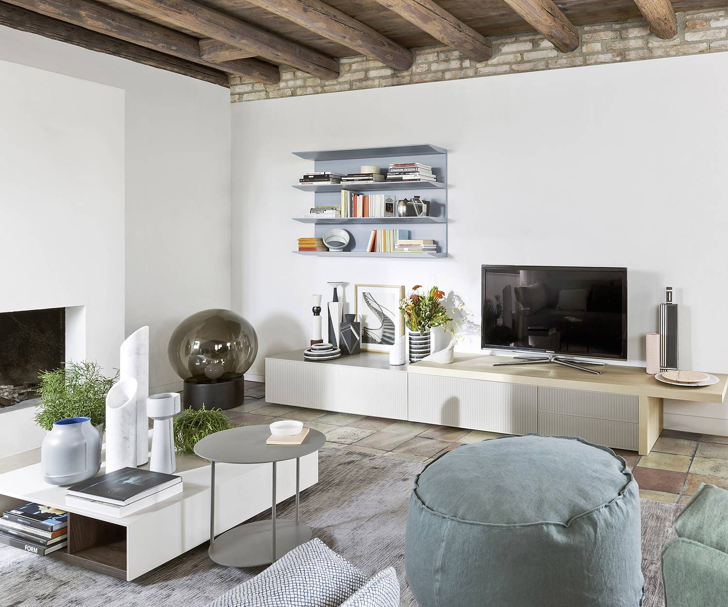 Mensola da parete per soggiorno Horizon Mensola da parete per soggiorno Horizon