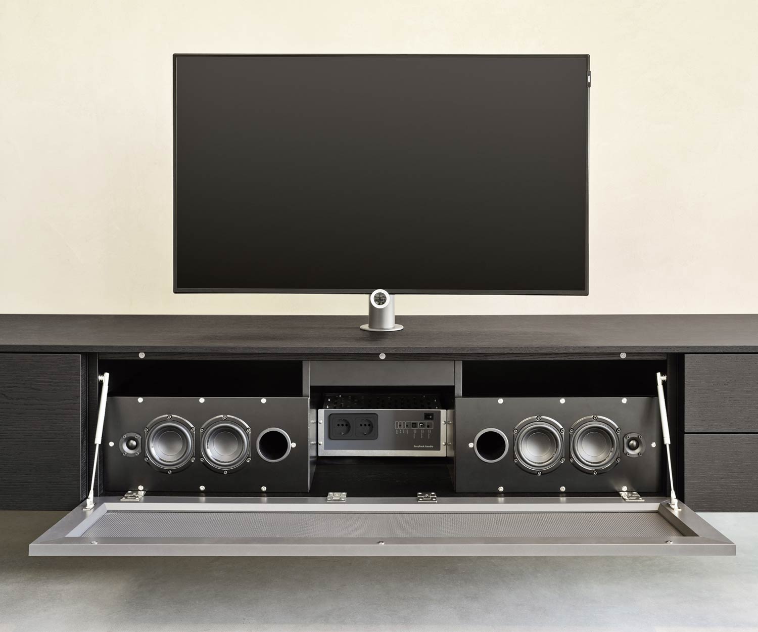 Moderno Livitalia Audio Design C51 a parete con diffusori integrati