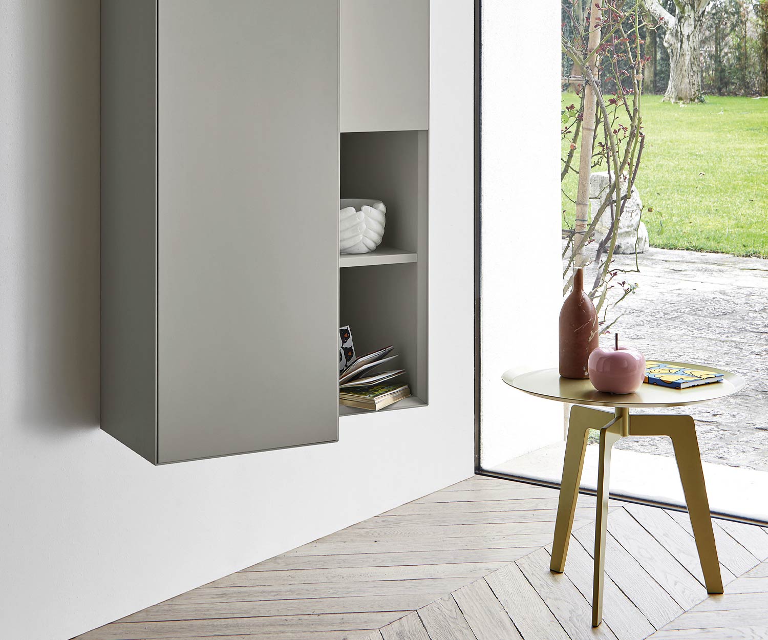 Laccato oro Livitalia Tavolo Lotus su tre gambe con ripiano Laccato oro Livitalia Tavolo Lotus su tre gambe con ripiano