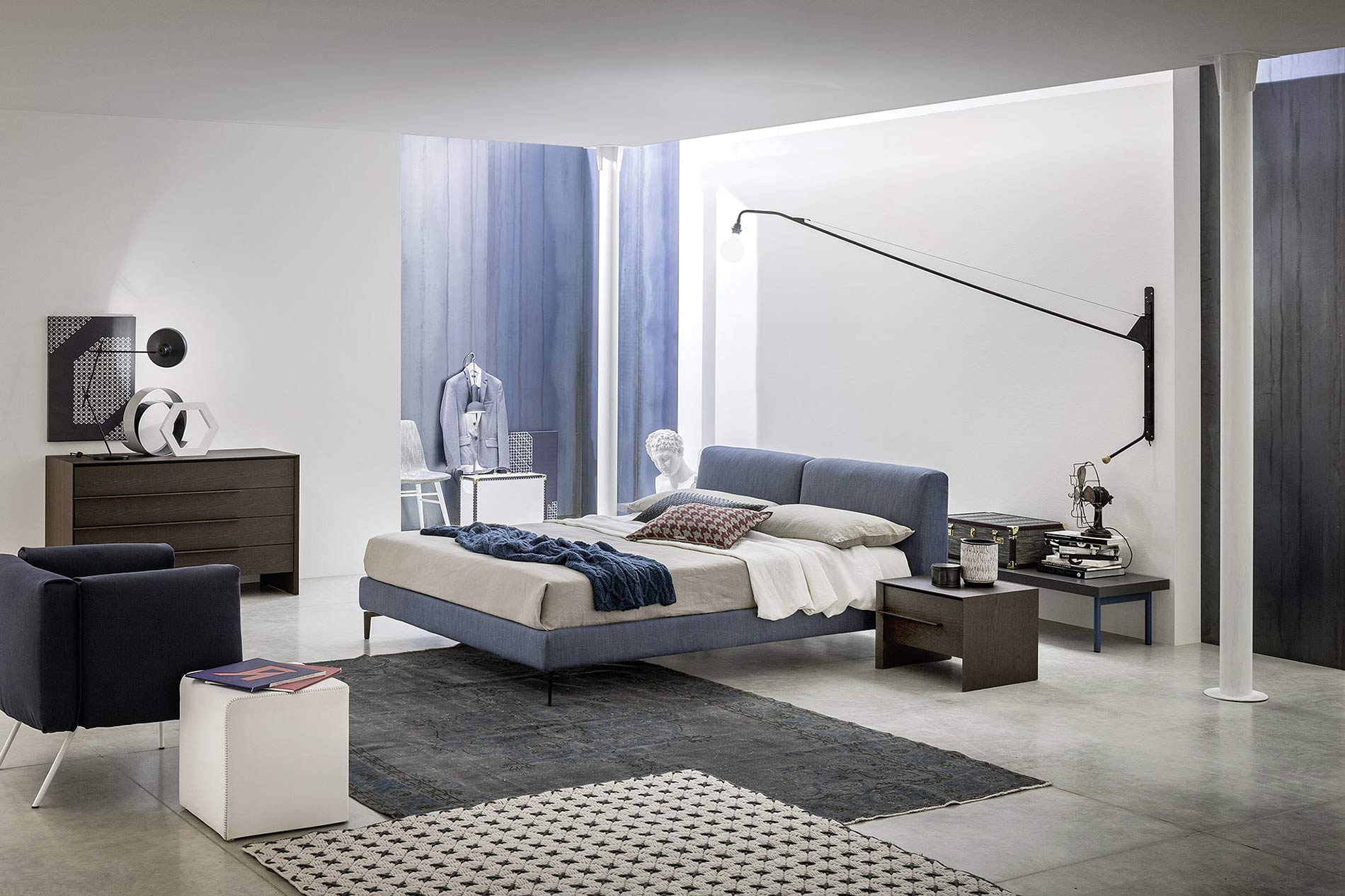 Letto imbottito design blu
