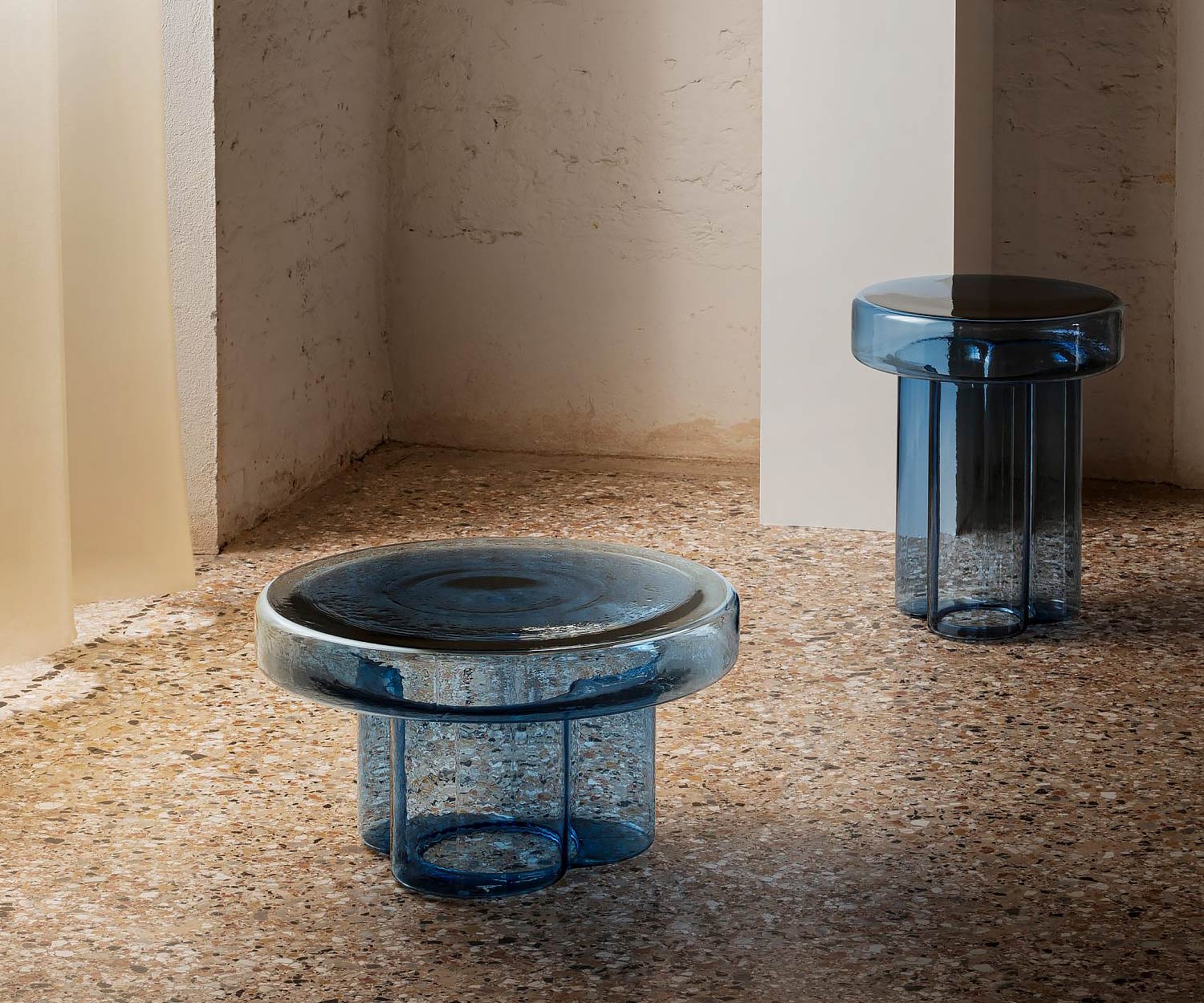 Miniforms Tavolino Soda Design in vetro blu Miniforms Tavolino Soda Design in vetro blu