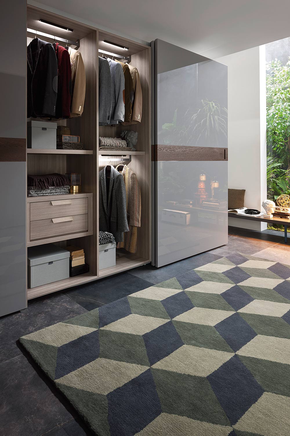 Armadio illuminato Armadio illuminato