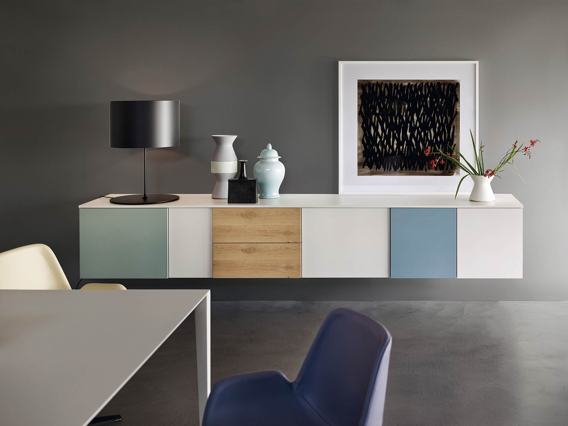 Credenza galleggiante a parete Credenza galleggiante a parete