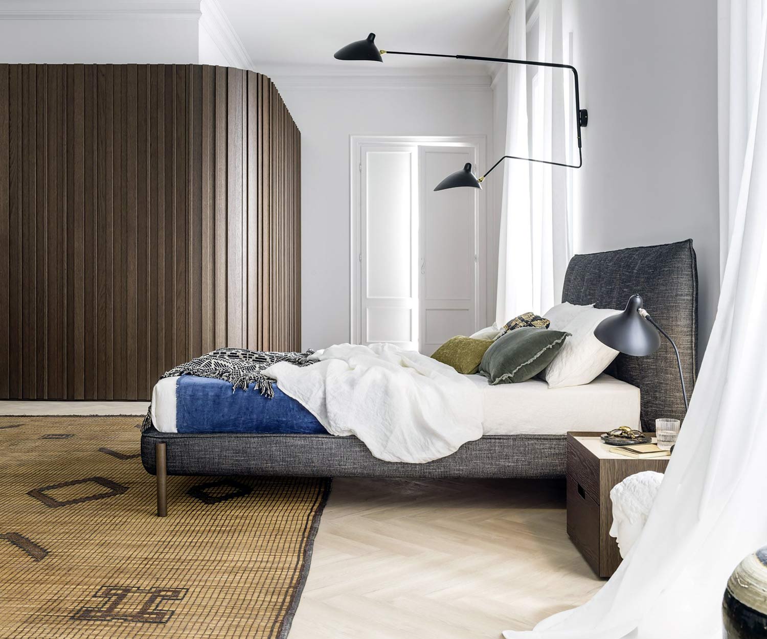 Esclusivo letto a doghe di Novamobili Design in camera da letto
