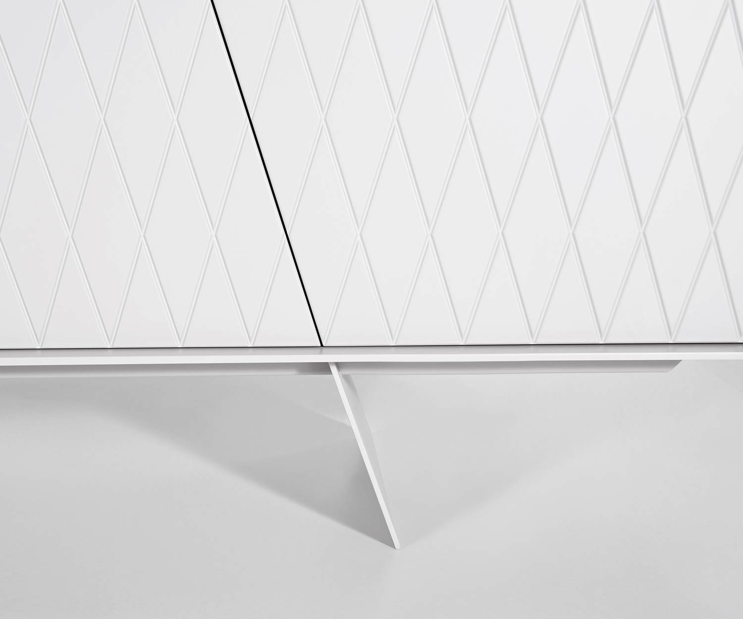 al2 e klipse 008 Design Design Lowboard Dettaglio Piedi Piedi al2 e klipse 008 Design Design Lowboard Dettaglio Piedi Piedi