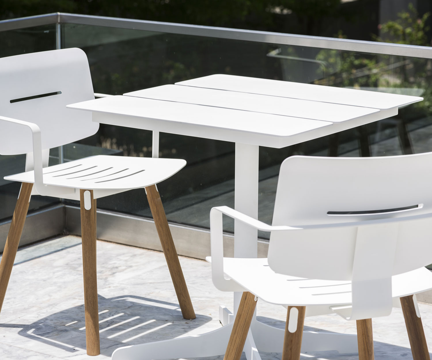 Oasiq Tavolo da pranzo Ceru in alluminio L 70 cm bianco Oasiq Tavolo da pranzo Ceru in alluminio L 70 cm bianco